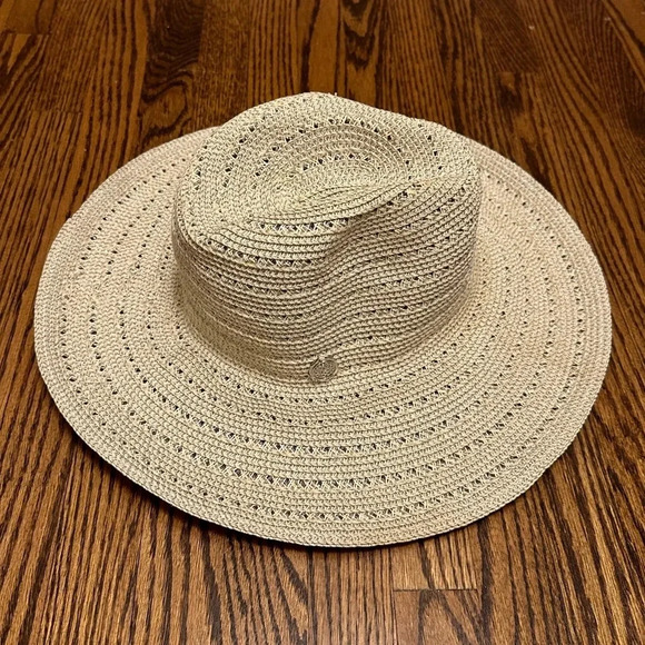 Vince Camuto Sparkly Hat! - Picture 1 of 4